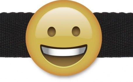 Кляп-смайлик Smiley Emoji с черными лентами Кляп-смайлик Smiley Emoji с черными лентами