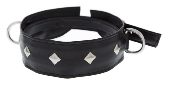 Полиуретановый ошейник с пуклями и D-кольцами Collar with Studs Полиуретановый ошейник с пуклями и D-кольцами Collar with Studs