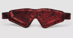 Двусторонняя красно-черная маска на глаза Reversible Faux Leather Blindfold Двусторонняя красно-черная маска на глаза Reversible Faux Leather Blindfold