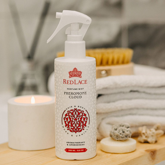 Мист для тела и белья с феромонами Red Lace Pheromone Cloud - 250 мл. Мист для тела и белья с феромонами Red Lace Pheromone Cloud - 250 мл.