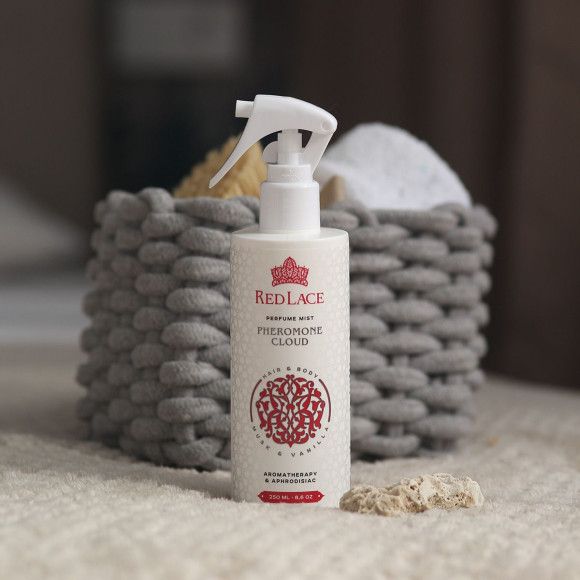 Мист для тела и белья с феромонами Red Lace Pheromone Cloud - 250 мл. Мист для тела и белья с феромонами Red Lace Pheromone Cloud - 250 мл.