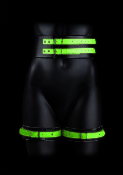 Набор для бондажа Thigh Cuffs with Belt and Handcuffs - размер L-XL Набор для бондажа Thigh Cuffs with Belt and Handcuffs - размер L-XL