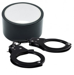 Набор для фиксации BONDX METAL CUFFS AND RIBBON: чёрные наручники из листового материала и липкая лента Набор для фиксации BONDX METAL CUFFS AND RIBBON: чёрные наручники из листового материала и липкая лента