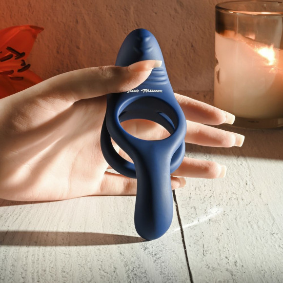 Синее эрекционное виброкольцо с двойным подхватом мошонки Ring Around The Rosy