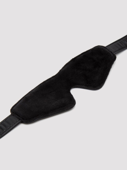 Черная плотная маска на глаза Bound to You Faux Leather Blindfold Черная плотная маска на глаза Bound to You Faux Leather Blindfold